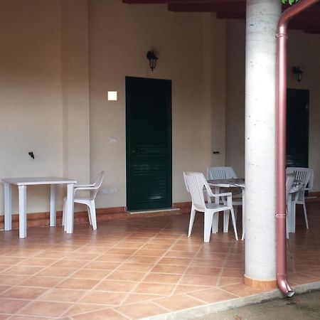 Aparthotel Baia di Zambrone Esterno foto