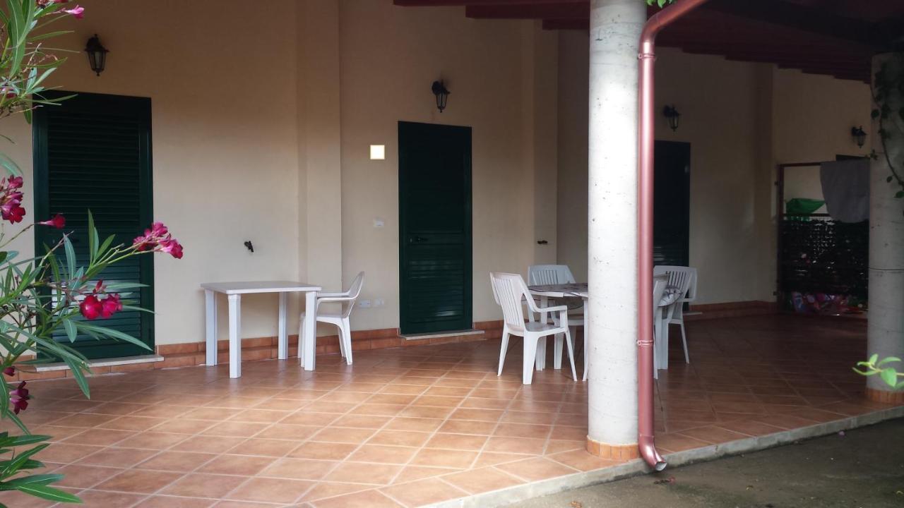 Aparthotel Baia di Zambrone Esterno foto