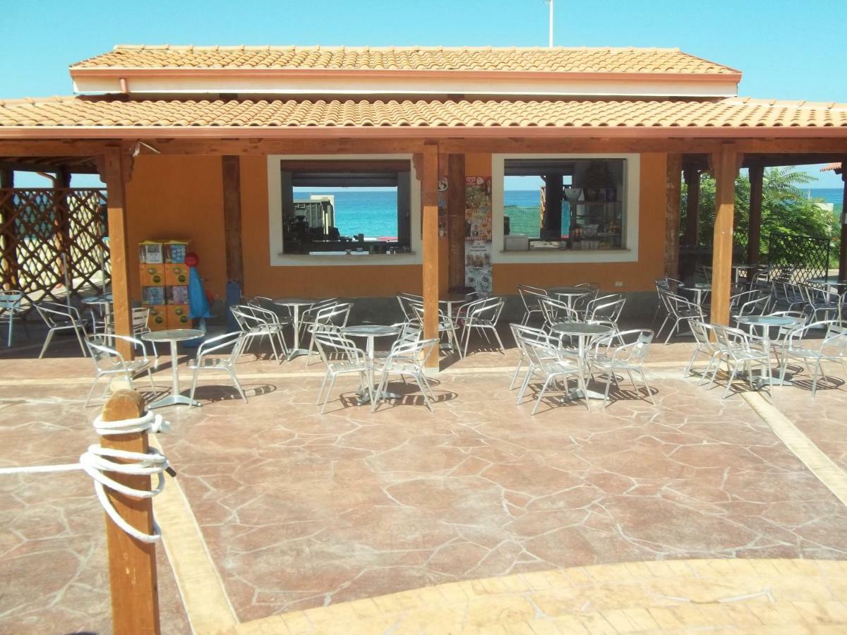 Aparthotel Baia di Zambrone Esterno foto