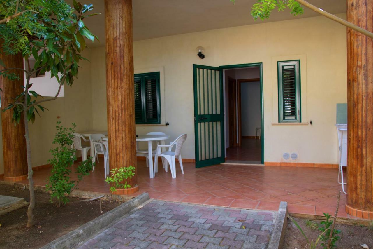Aparthotel Baia di Zambrone Esterno foto