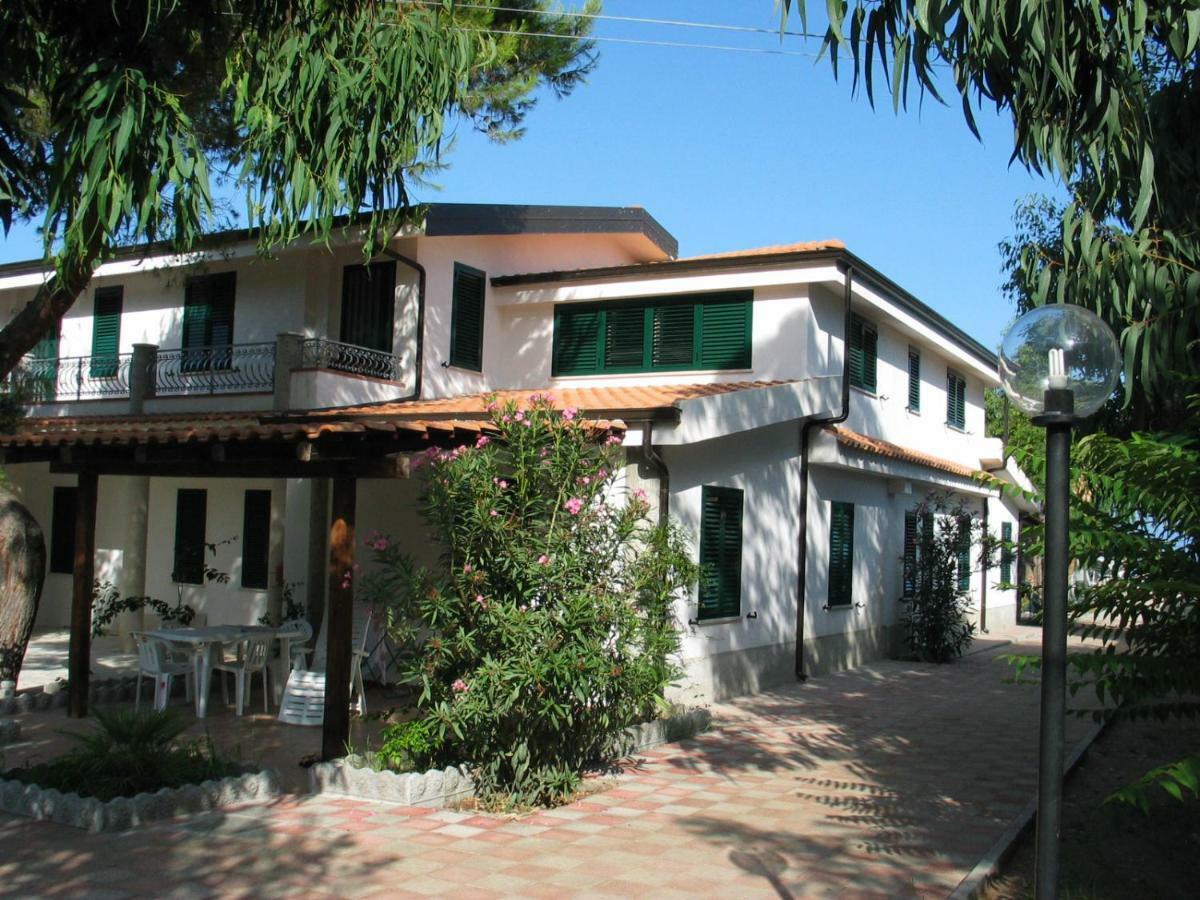 Aparthotel Baia di Zambrone Esterno foto