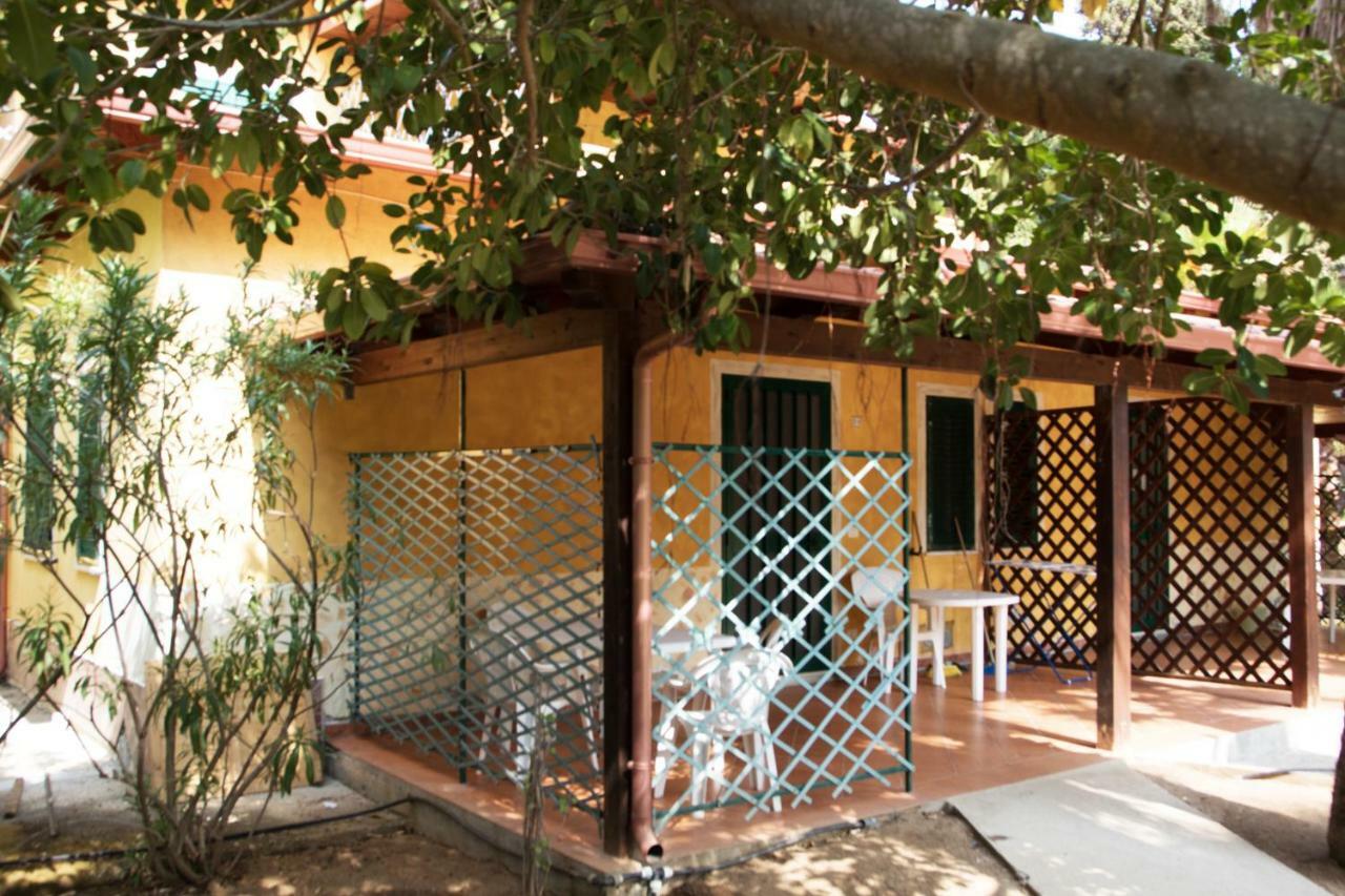 Aparthotel Baia di Zambrone Esterno foto