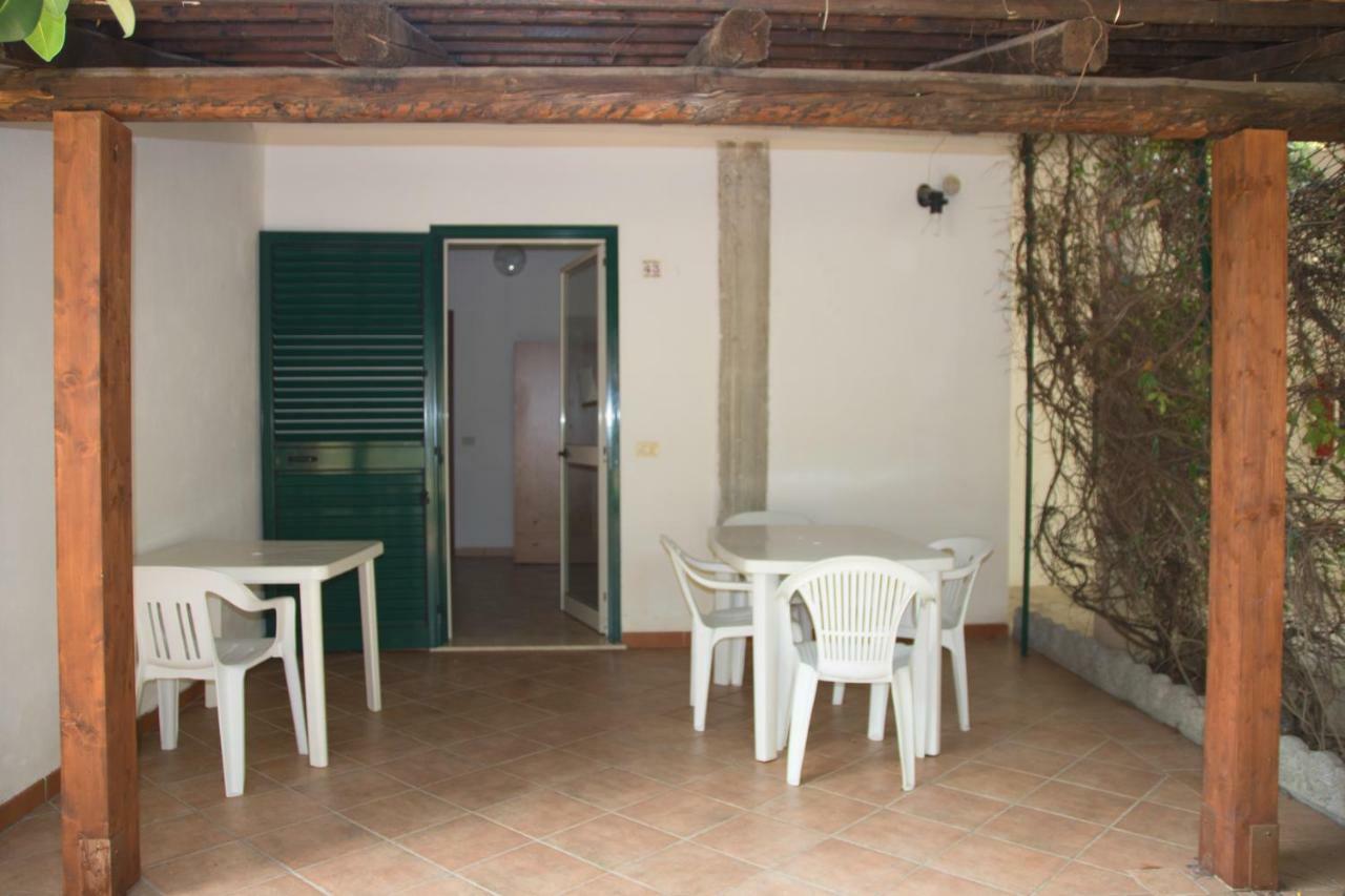 Aparthotel Baia di Zambrone Esterno foto