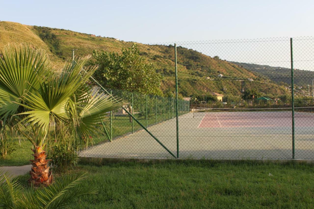 Aparthotel Baia di Zambrone Esterno foto