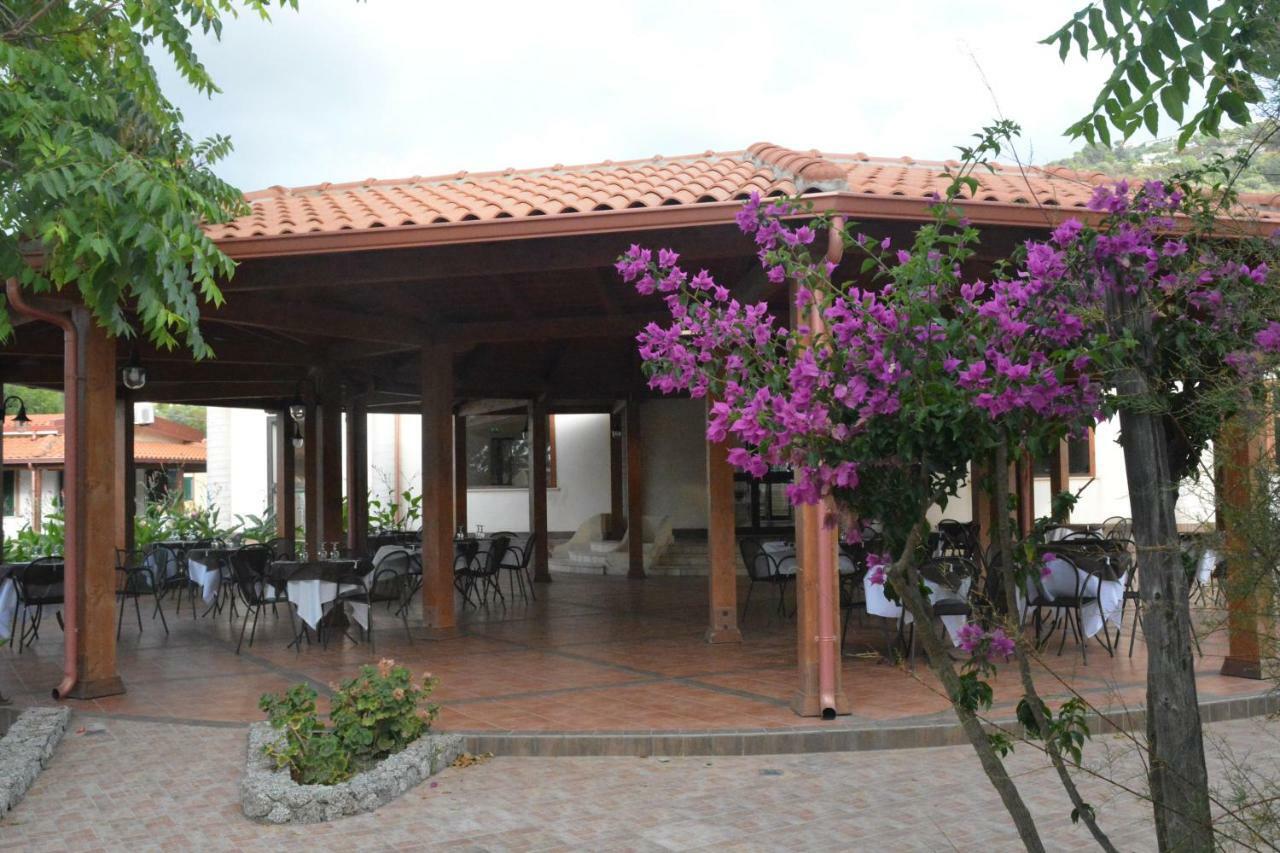 Aparthotel Baia di Zambrone Esterno foto