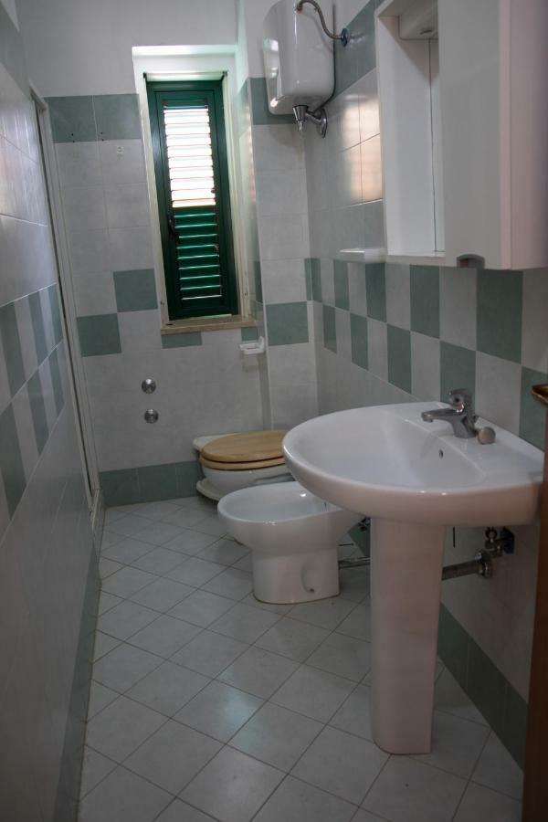 Aparthotel Baia di Zambrone Esterno foto