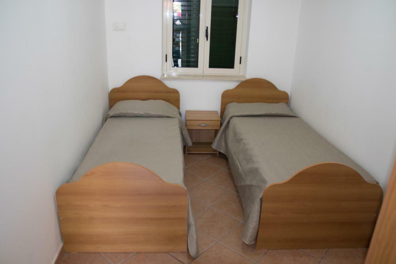 Aparthotel Baia di Zambrone Esterno foto