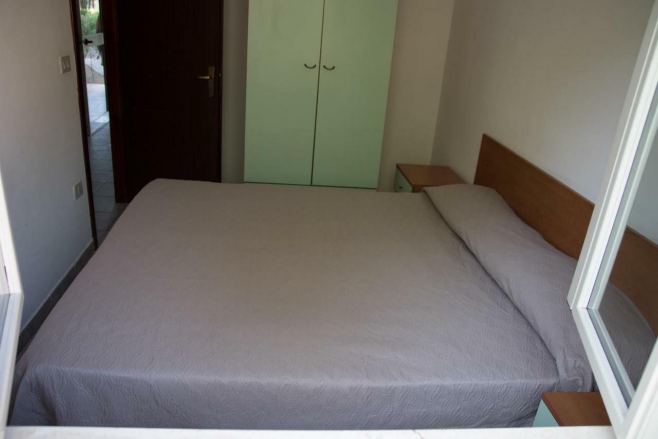 Aparthotel Baia di Zambrone Esterno foto