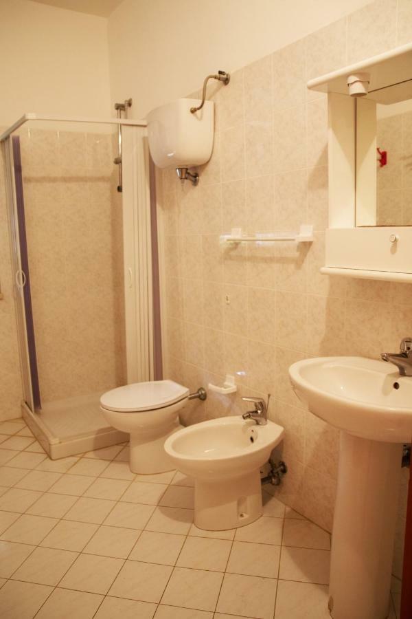 Aparthotel Baia di Zambrone Esterno foto
