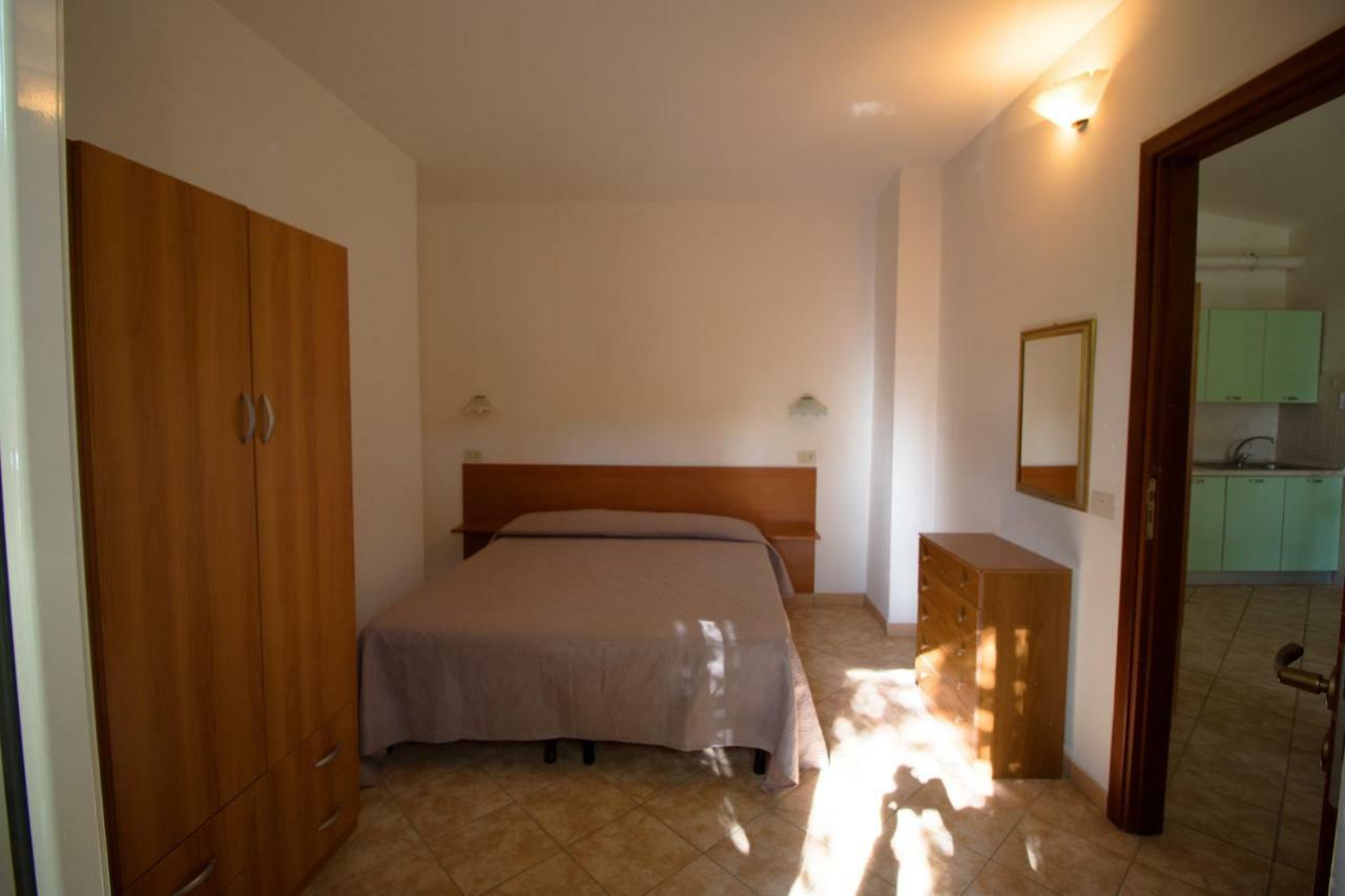 Aparthotel Baia di Zambrone Esterno foto