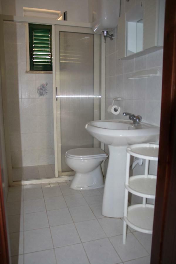 Aparthotel Baia di Zambrone Esterno foto